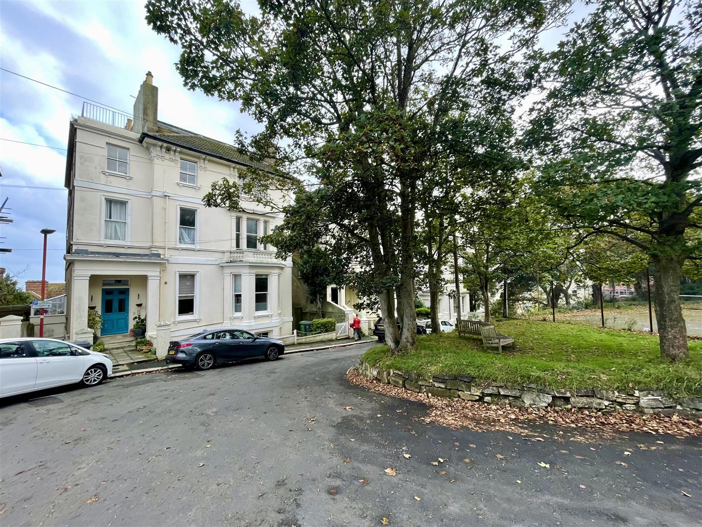 2 bed property in The Mount, St. Leonards-On-Sea